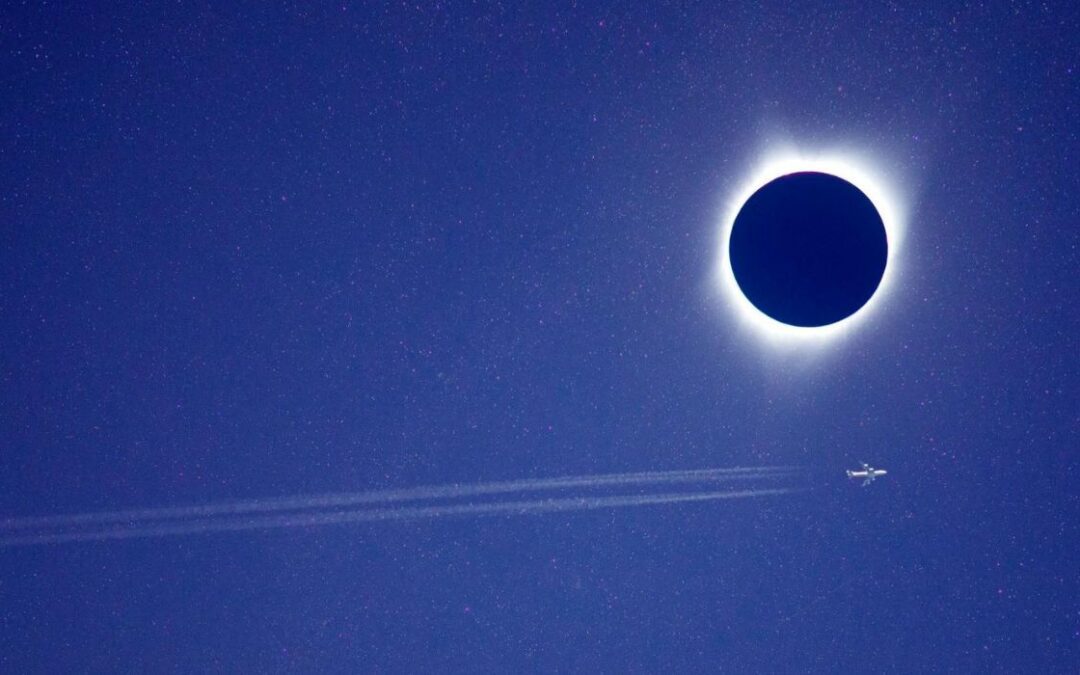 Umbraphiles Can View Eclipse Aboard Flight