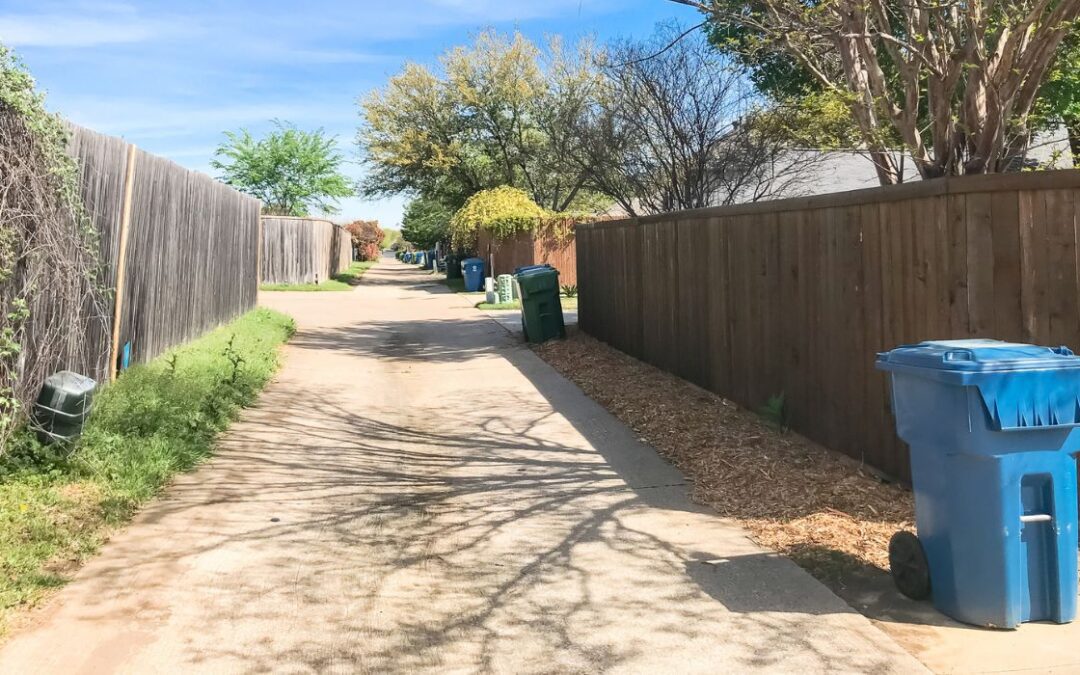 Dallas Considers Ending Slim Alley Trash Pickup
