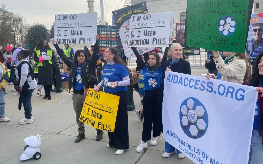 Manifestantes se manifiestan en SCOTUS por el caso de la píldora abortiva en Texas