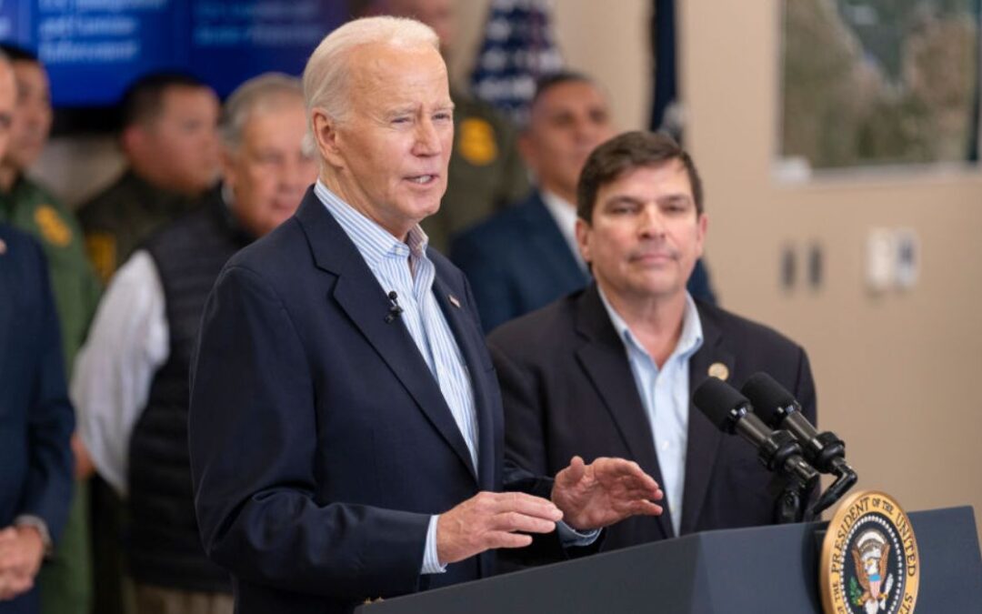 La óptica de la visita fronteriza de Biden invita a la crítica