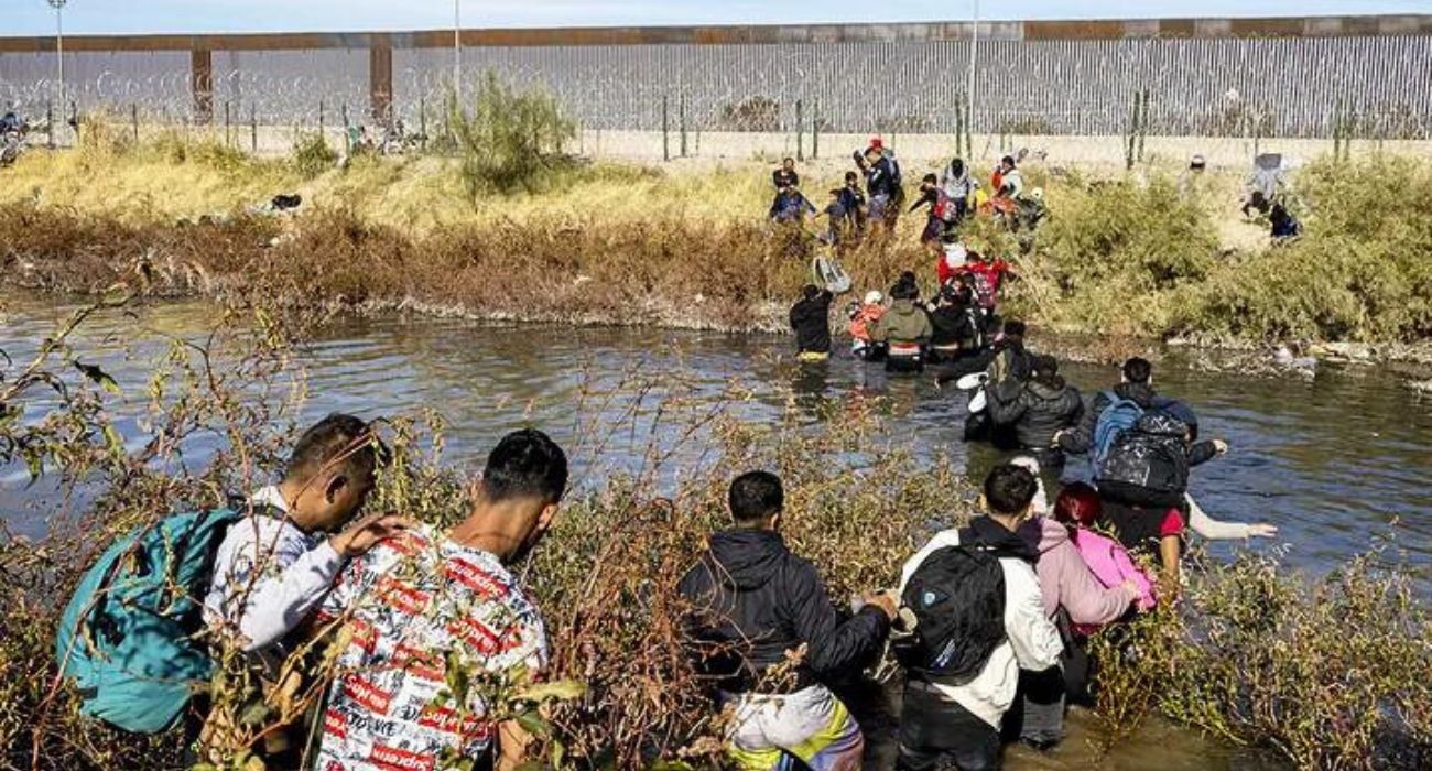 Unlawful migrants cross the Rio Grande