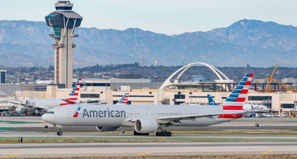 Boeing Jet Makes Emergency Landing at LAX