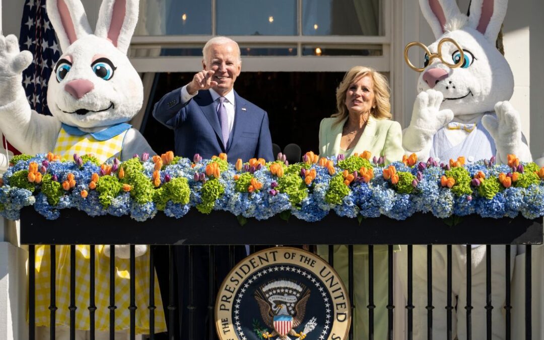 Biden honra el 'Día de la Visibilidad Trans' el domingo de Pascua