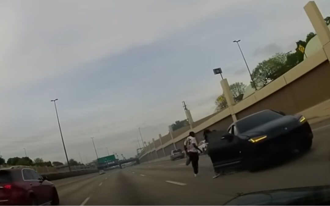 VIDEO: Ex estrella de SMU buscada por la policía de Dallas después del accidente