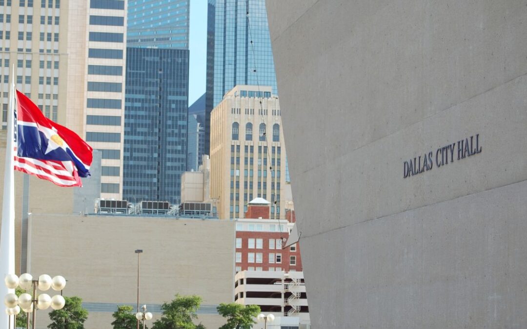El Ayuntamiento de Dallas recibe información sobre los planes para la biblioteca
