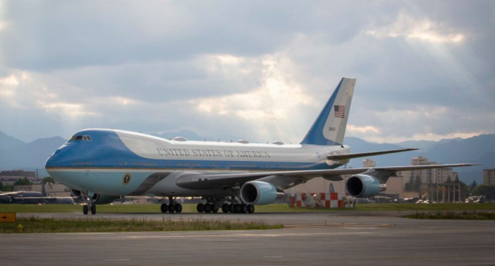 Reporters Allegedly Stealing From Air Force One