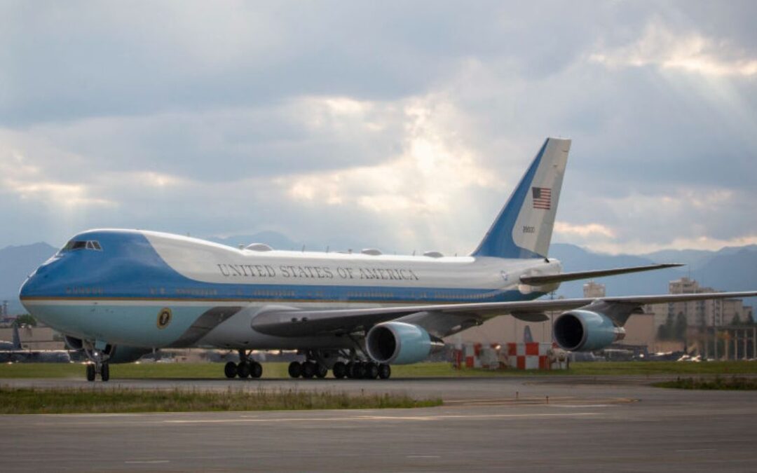 Reporters Allegedly Stealing From Air Force One