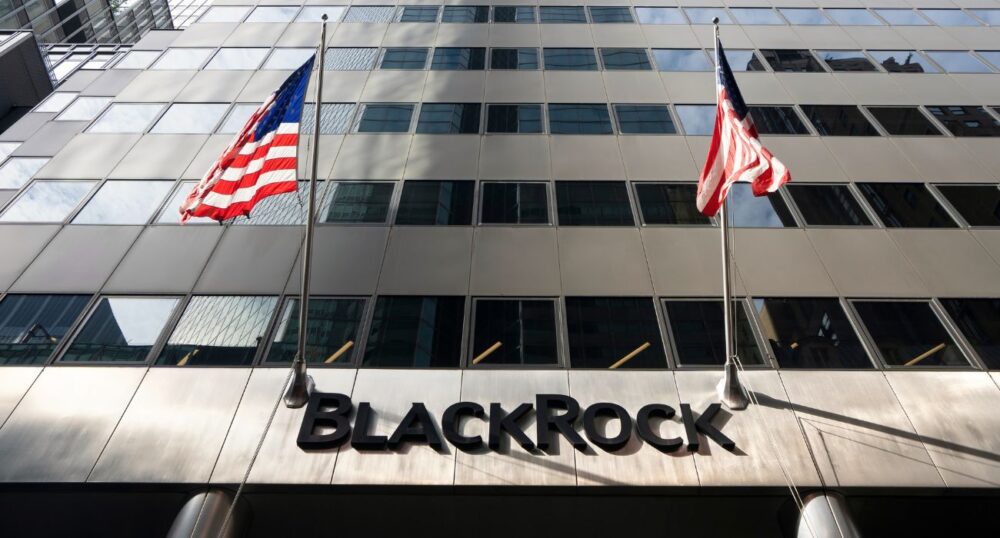 Dallas Invests in BlackRock Despite Oil & Gas Concerns
