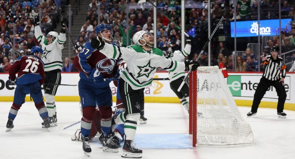 Stars Take 3-1 Series Lead With Game 4 Win