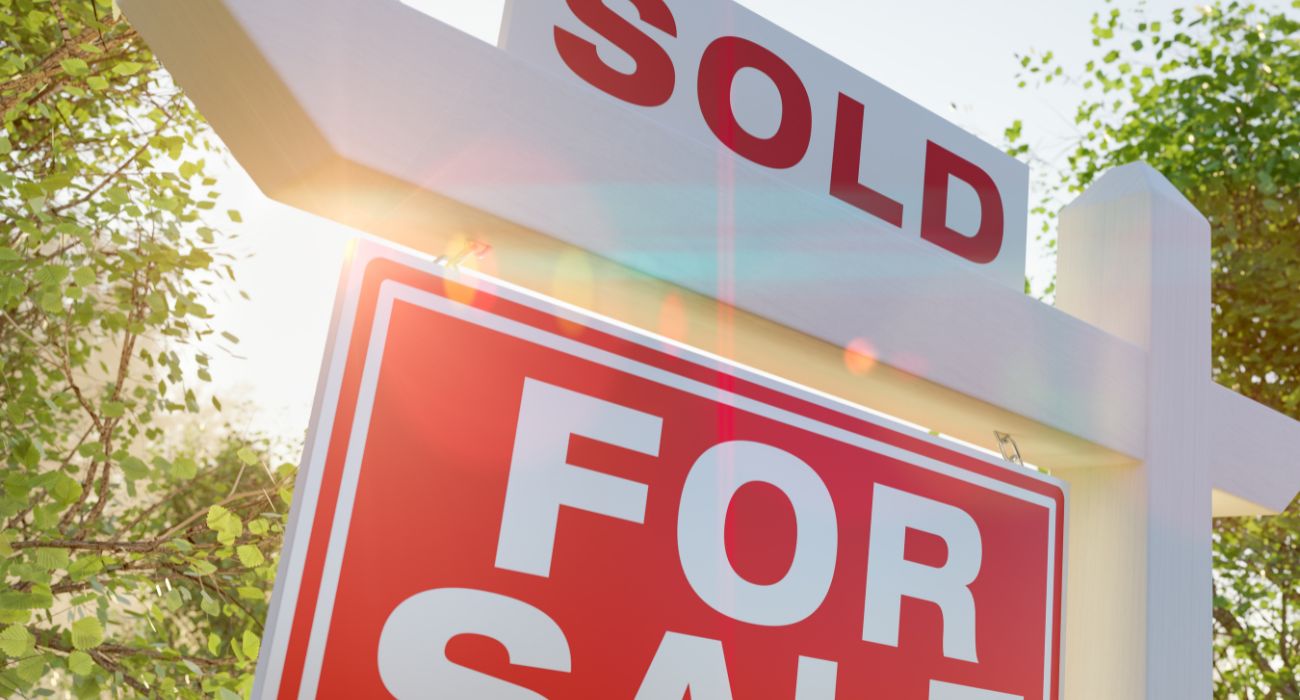 Sold Home Sign | Image by Andy Dean Photography/Shutterstock