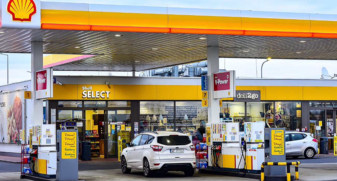 Shell fuel station | Image by Vytautas Kielaitis/Shutterstock