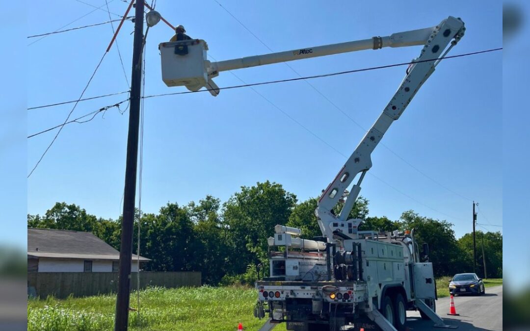 Oncor Makes Headway Restoring Power to Customers