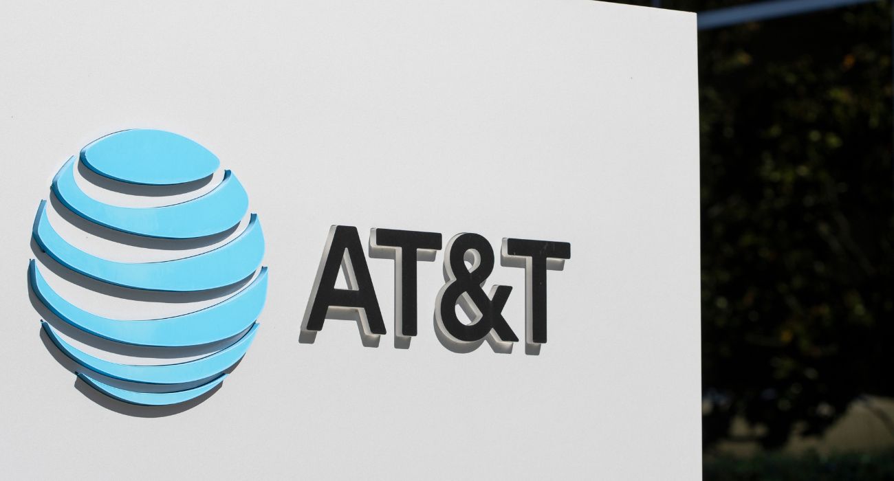 AT&T Store | Image by Tada Images/Shutterstock