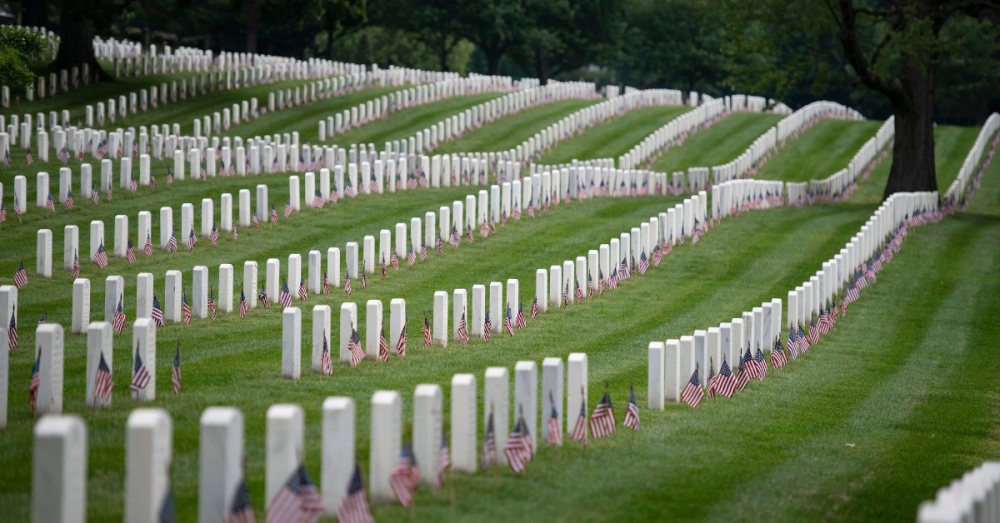 John McCain’s Son Decries Trump For Cemetery Pics, Others Experience Déjà Vu