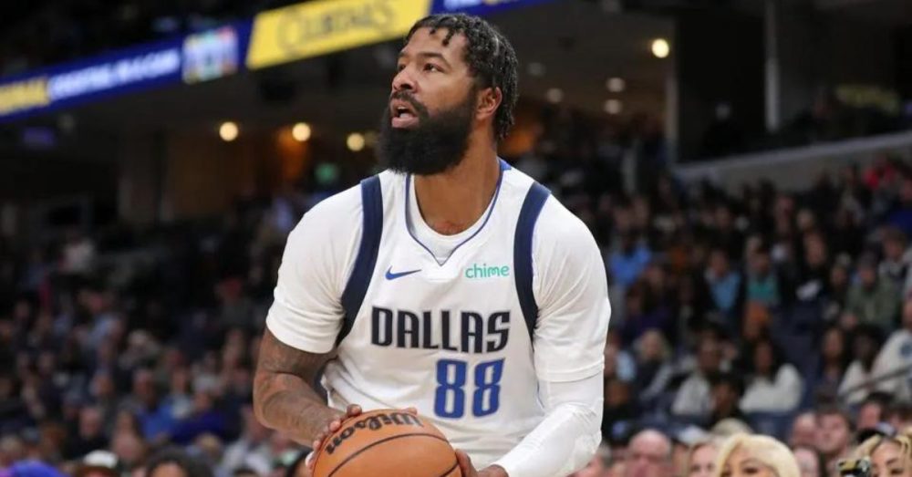 Mavericks Re-Sign Veteran Forward Markieff Morris