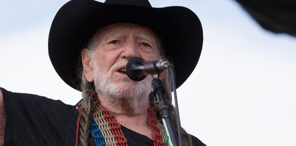 Willie Nelson Backs Weed Legalization In Dallas