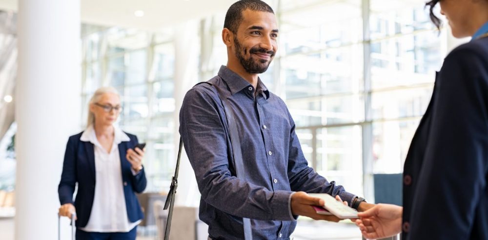 American Airlines Tests Technology To Deter ‘Gate Lice’