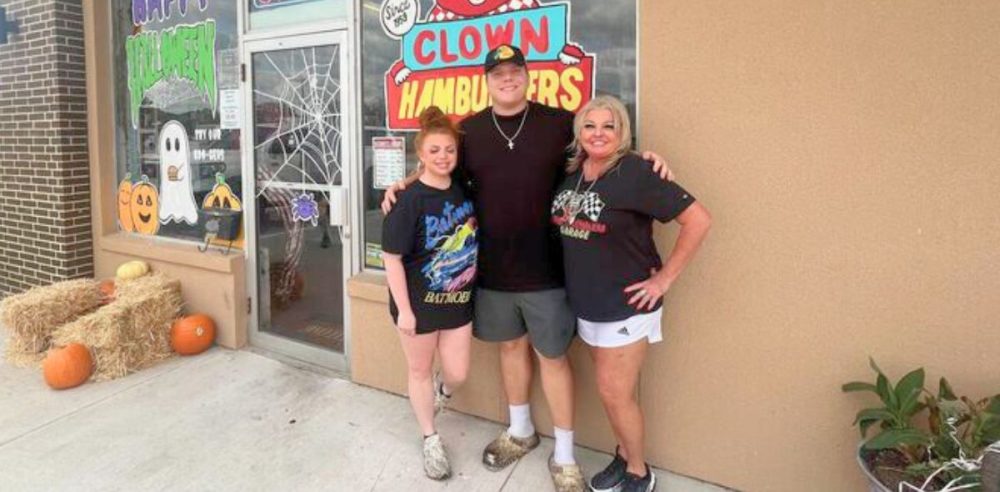 Clown Burger: Community Shows Up For Family-Owned Restaurant Serving Haltom City