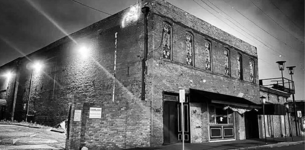 Lizard Lounge: Historic North Texas Building Awaits Demolition