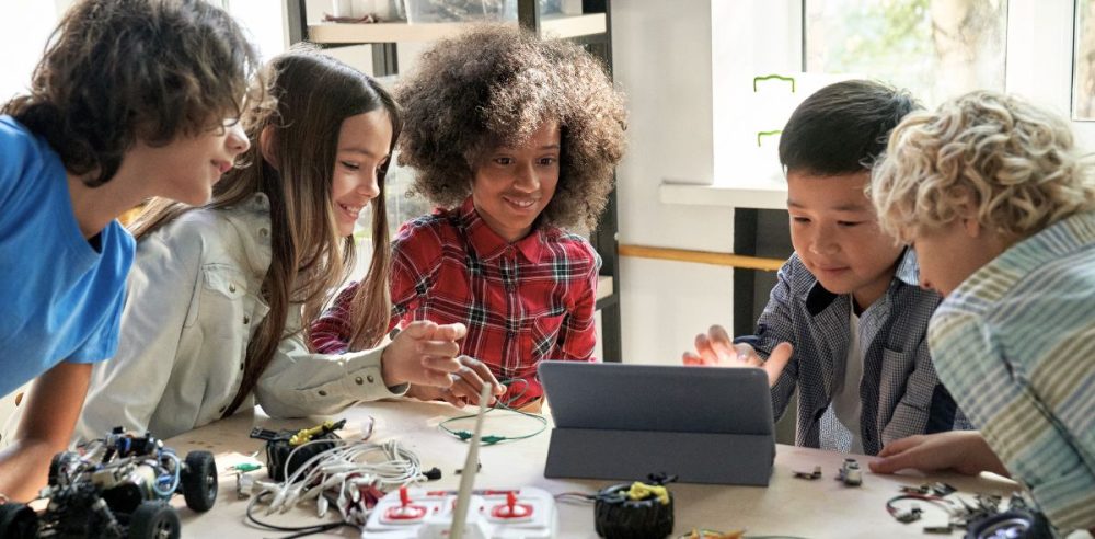 Inspiring The Next Generation: Fort Worth Teens Bring Robotics To Younger Students