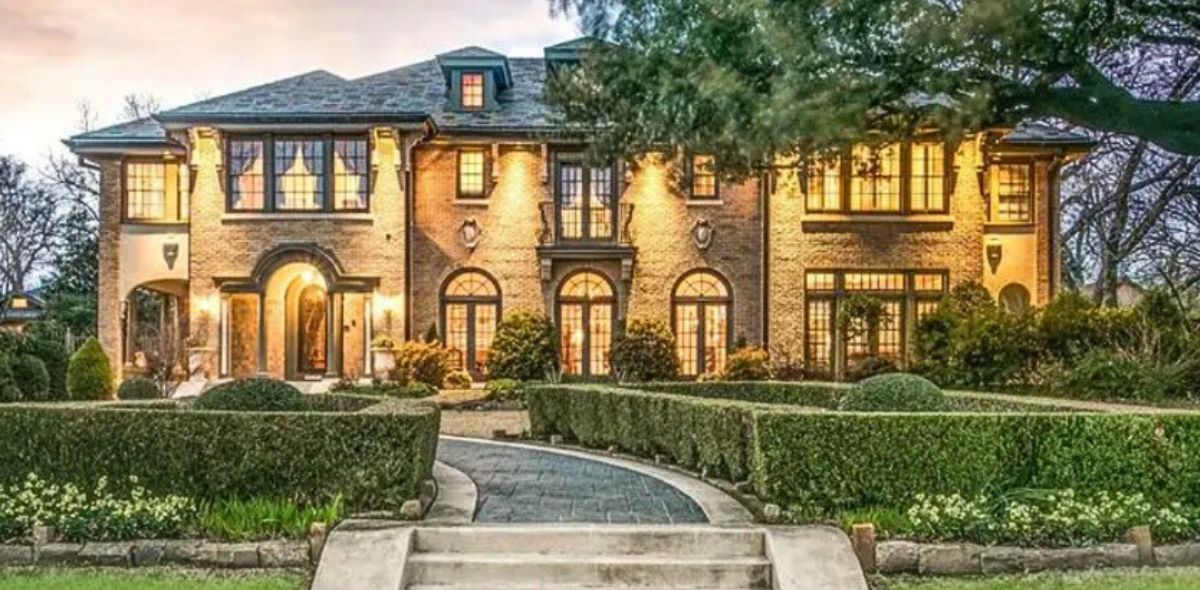 Swiss Avenue's Timeless Treasure: An Architectural Gem Awaits