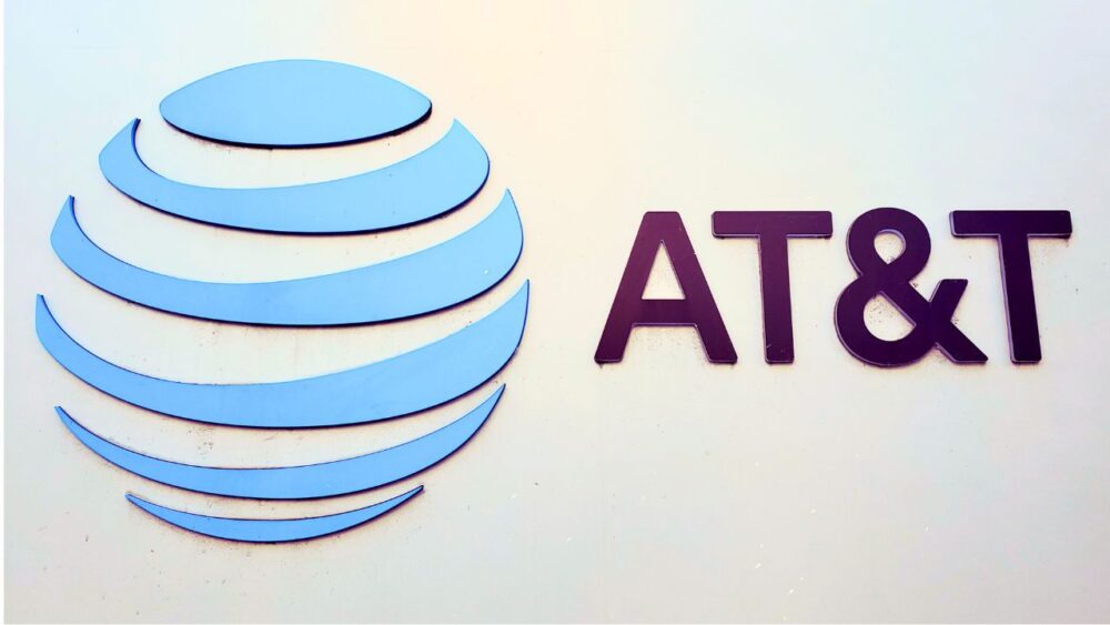 Dallas-Based AT&T Acquires Lumen’s Fiber-to-Home Business For $5.75B