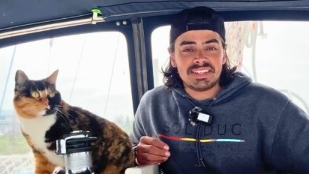 Sailor And Cat Go Viral On Journey From Oregon To Hawaii, Inspiring Millions