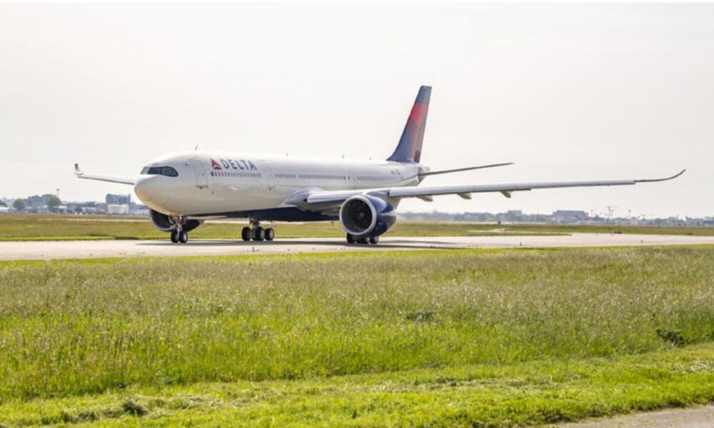 25 Hospitalized After Delta Flight Hits Turbulence