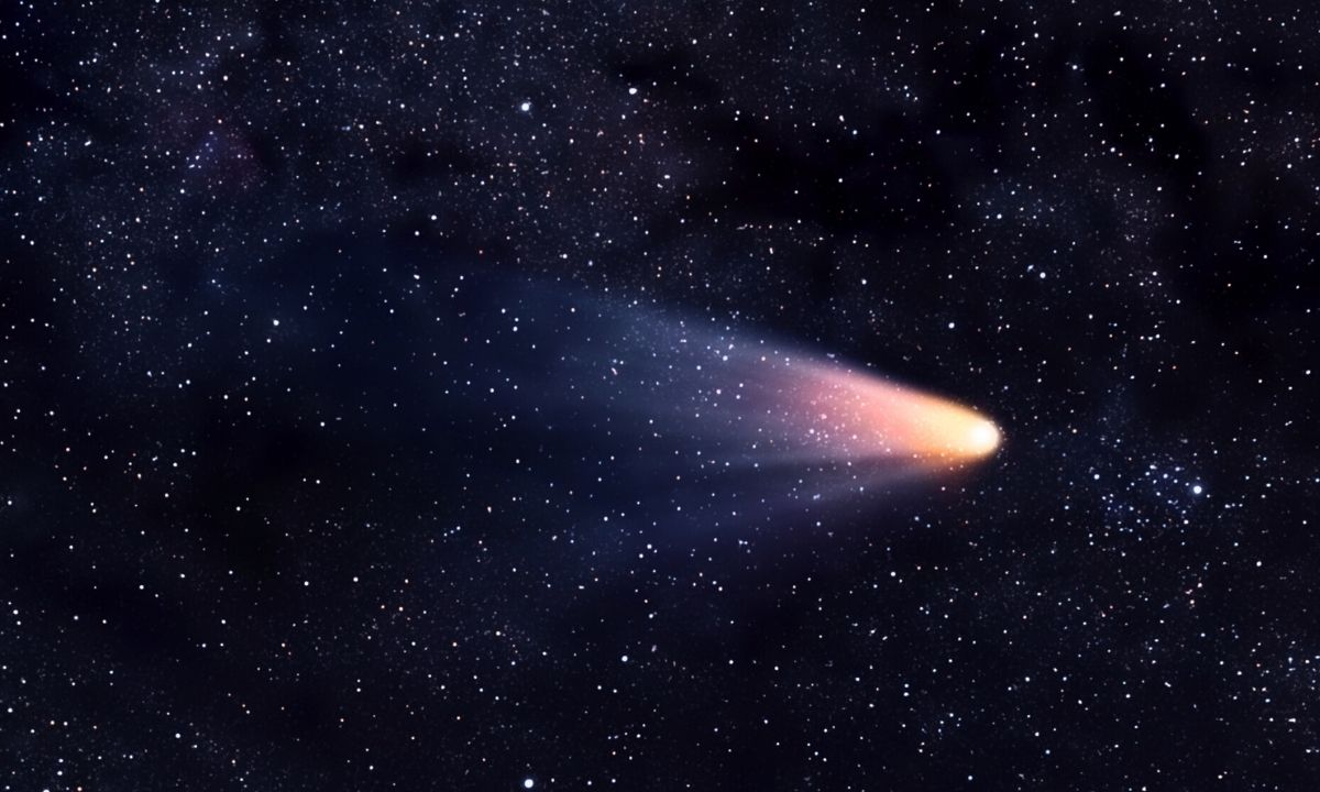 Comet 3I/ATLAS A Cosmic Visitor From Beyond Our Stars