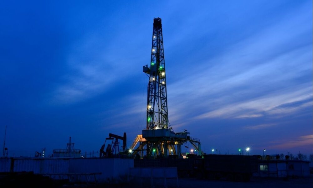 Dallas Fed Survey: Volatile Prices Slow U.S. Drilling Plans
