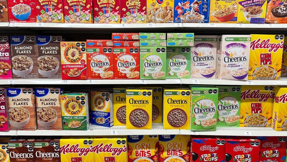 Kellogg’s Signs First U.S. Legal Agreement To Remove Artificial Colors from Cereals