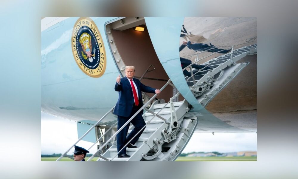 Air Traffic Controller Warns Spirit Airlines Flight Near Air Force One Carrying Trump