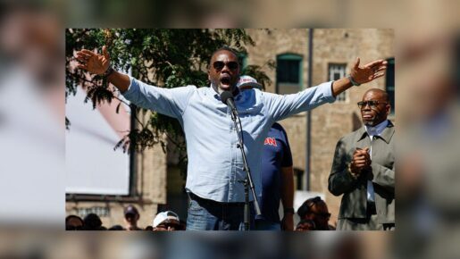 Democrat Chicago Mayor Johnson Rejects Trump’s National Guard Plan Amid Holiday Bloodshed