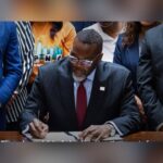 Chicago Declares ICE-Free Zones As Abbott Authorizes Texas Guard For Trump’s Illinois Deployment