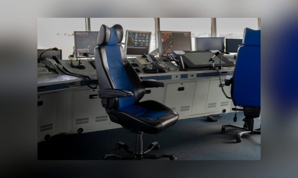 Government Shutdown Threatens Holiday Flights, Air Traffic Controller Pay, And Aviation Safety