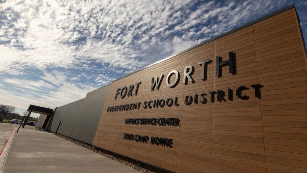Fort Worth Teachers Threaten Mass Exodus If TEA Rejects Acting Superintendent Molinar