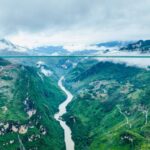 China Opens World’s Tallest Bridge, Coffee Shop Included