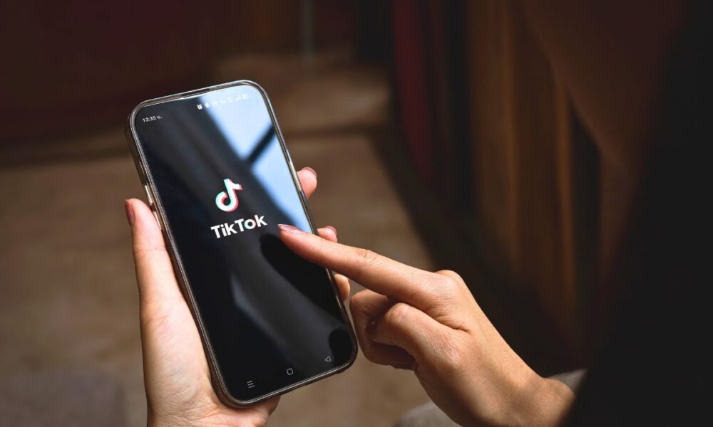 Juice Box Emoji Banned? TikTok’s Moderation Sparks Antisemitism Censorship Claims