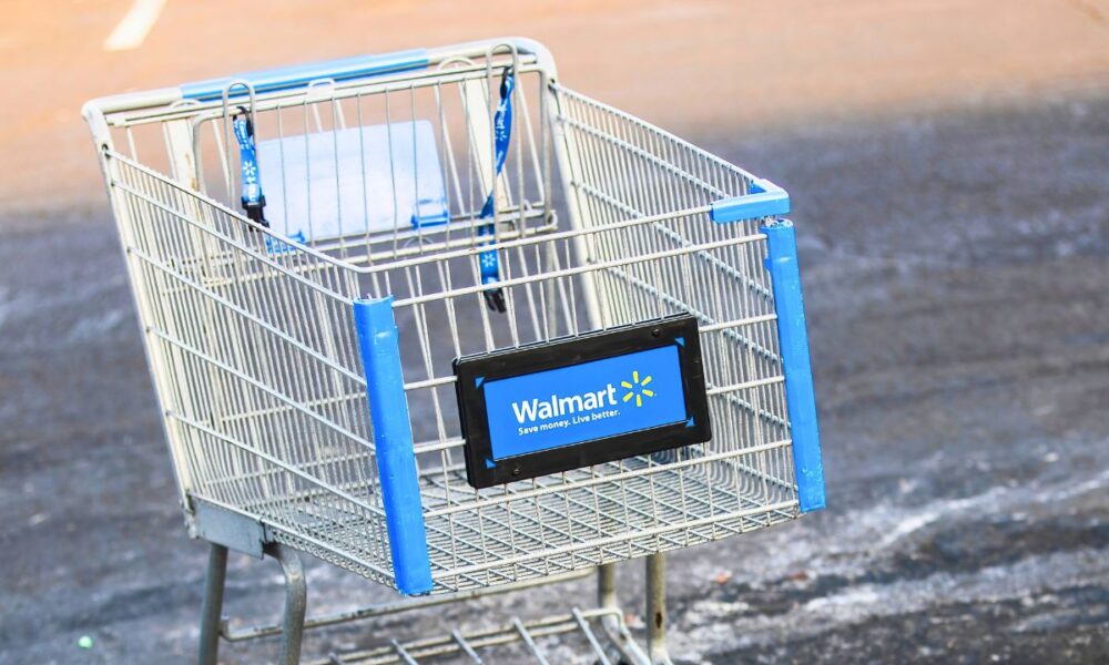 Walmart Stays Open: Bracing For Empty Carts And Rising Theft In SNAP Crisis