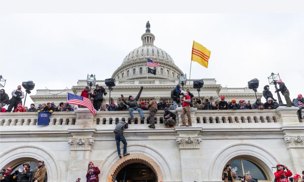 Ex-FBI Agent Urges Congress To Subpoena Specific Jan 6 Pipe Bomb Records