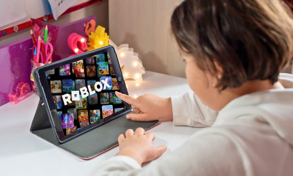 Roblox Launches Age-Gated Chat: Selfies Required To Talk To Other Players