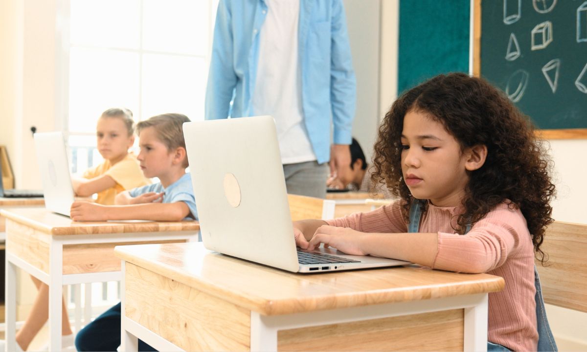 Is AI Stealing Students' Critical Thinking in Dallas ISD Classrooms?