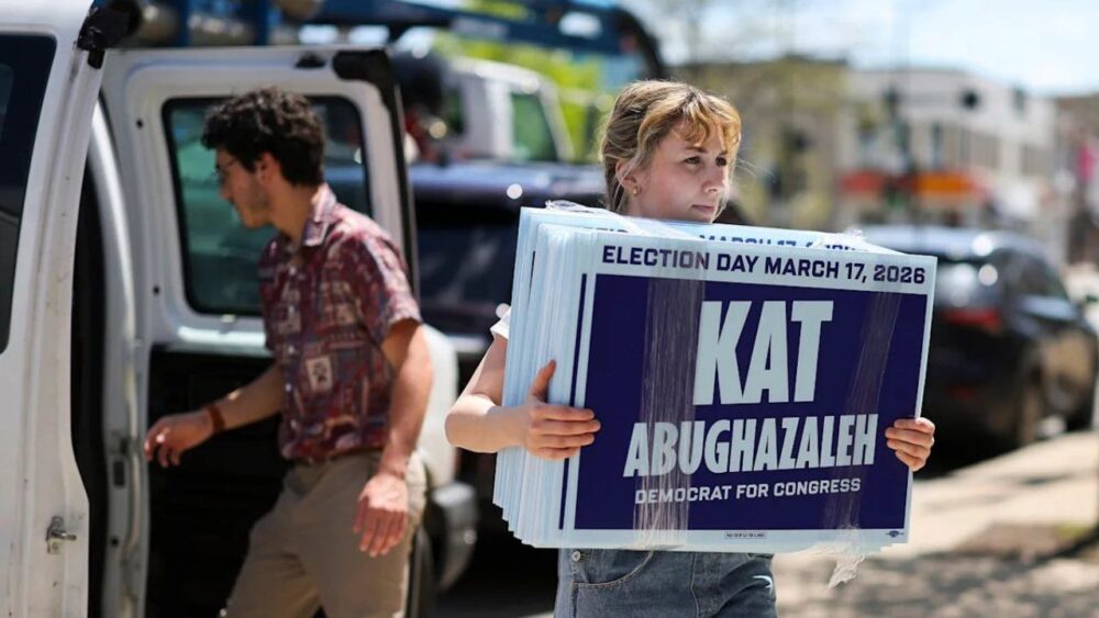 Illinois Democrat Candidate Charged After Blocking ICE Agents During Deportation