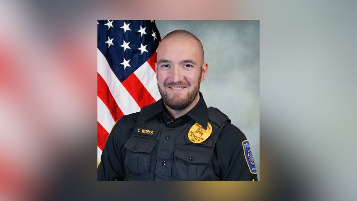 DFW Airport Police Sgt. Charles “Alan” Works Dies On Duty After Medical ...