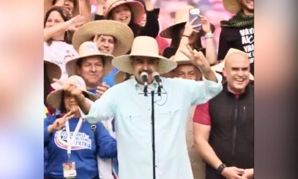 Maduro Dances To ‘Don’t Worry, Be Happy’ While Threatening To ‘Smash Teeth’ Of US Empire