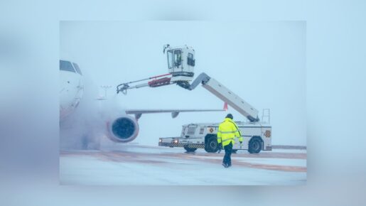 Essential North Texas Workers Face Winter Storm Risks As Residents Hunker Down