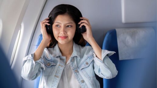 United Airlines Makes Headphones Mandatory – Violators Risk Deplaning Under Updated Contract