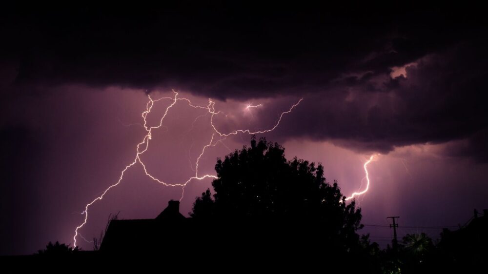 DFW Weather Warning – Severe Thunderstorms, Damaging Winds & Hail Sweep In Midweek