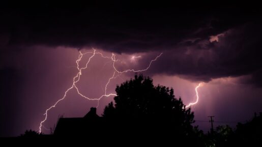 DFW Weather Warning – Severe Thunderstorms, Damaging Winds & Hail Sweep In Midweek