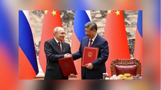 Xi, Putin Showcase Closer Ties During Beijing Meeting